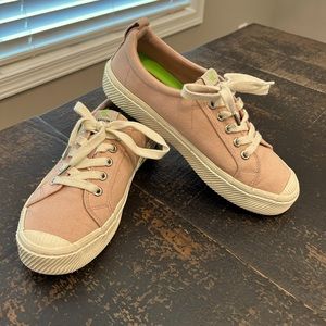 Cariuma OCA Low Rose Canvas mauve pink laced sustainable sneaker